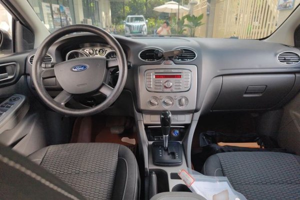 Ford Focus 2013, 116700 км, за 2819 USD - фото 9