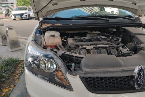 Ford Focus 2013, 116700 км, за 2819 USD - фото 23