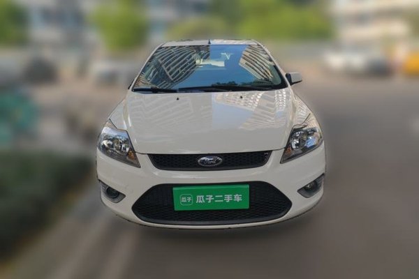 Ford Focus 2013, 116700 км, за 2819 USD