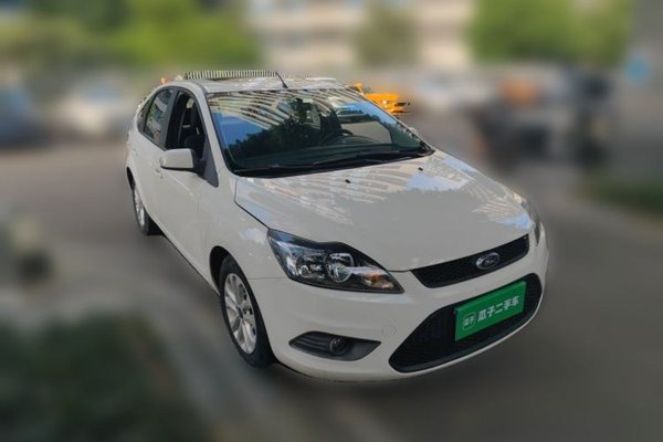 Ford Focus 2013, 116700 км, за 2819 USD