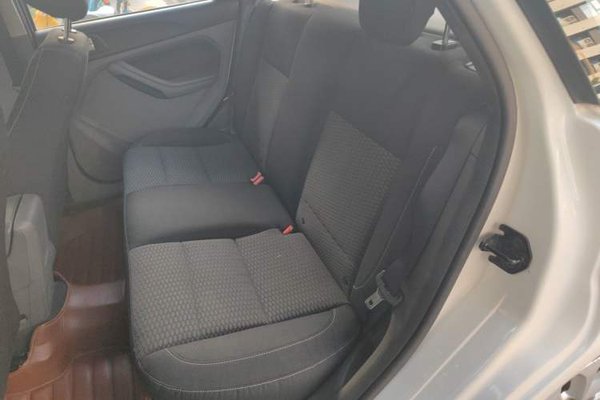 Ford Focus 2013, 116700 км, за 2819 USD - фото 17