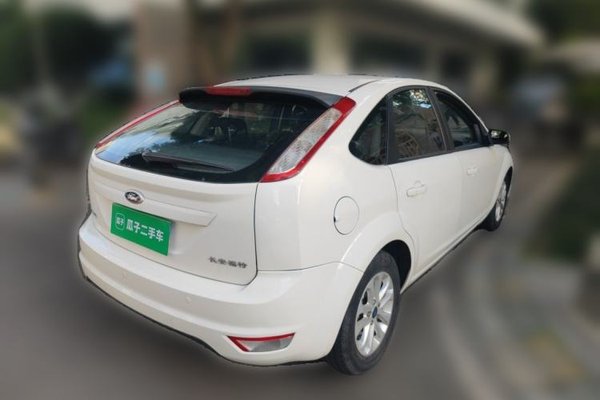 Ford Focus 2013, 116700 км, за 2819 USD - фото 6