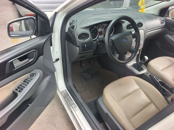 Ford Focus 2013, 159800 км, за 3046 USD - фото 17