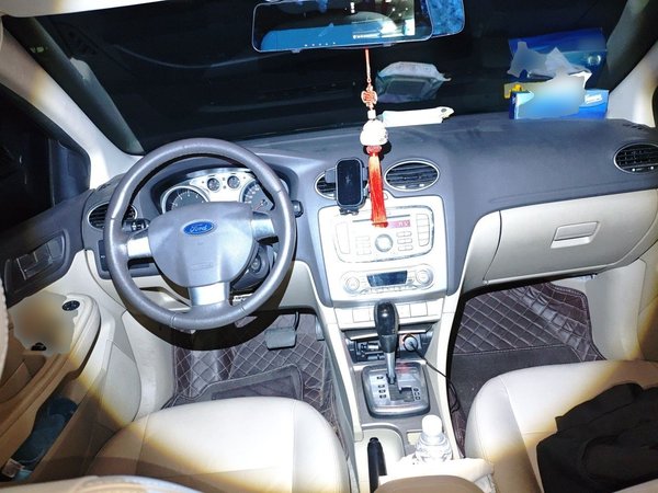 Ford Focus 2013, 68500 км, за 2968 USD - фото 10
