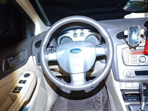 Ford Focus 2013, 68500 км, за 2968 USD - фото 11