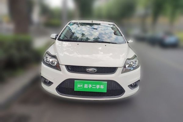 Ford Focus 2013, 79600 км, за 2954 USD