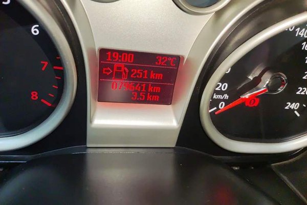 Ford Focus 2013, 79600 км, за 2954 USD - фото 12