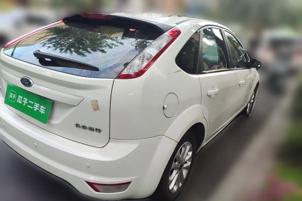 Ford Focus 2013, 79600 км, за 2954 USD - фото 6