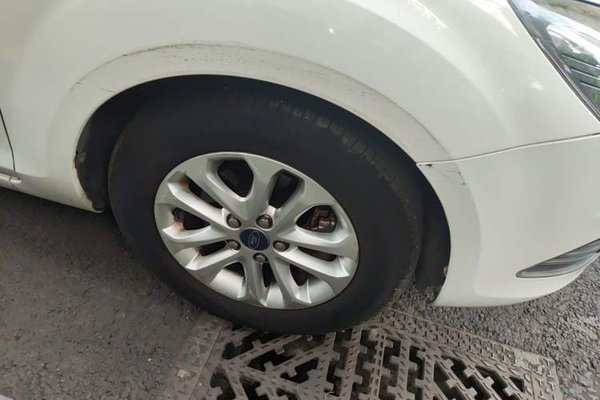 Ford Focus 2013, 79600 км, за 2954 USD - фото 8