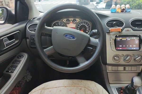 Ford Focus 2013, 79600 км, за 2954 USD - фото 10