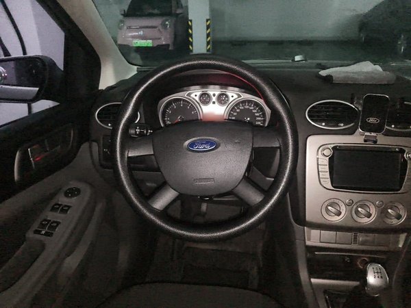 Ford Focus 2013, 99200 км, за 2779 USD - фото 11