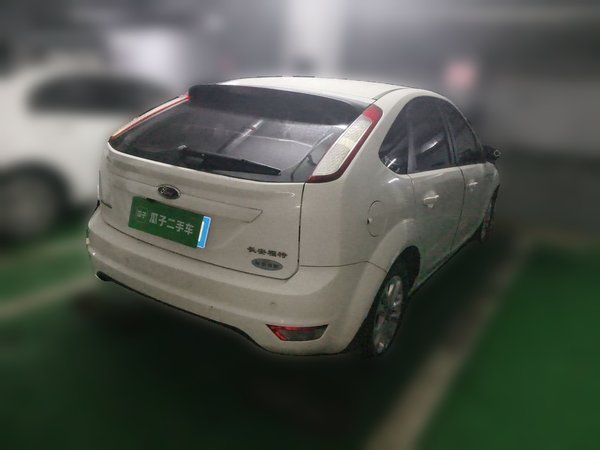 Ford Focus 2013, 99200 км, за 2779 USD - фото 6
