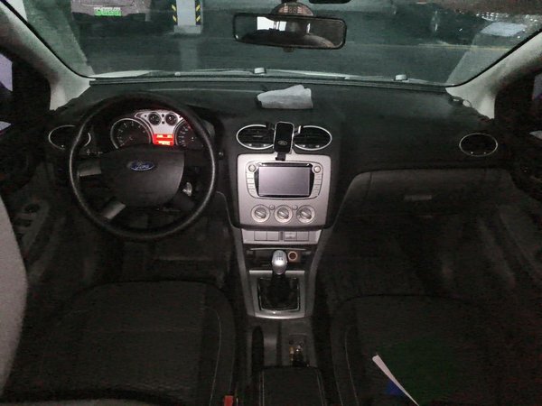 Ford Focus 2013, 99200 км, за 2779 USD - фото 10