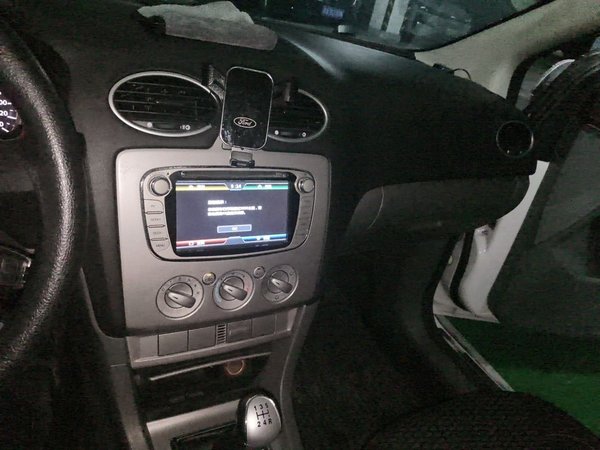 Ford Focus 2013, 99200 км, за 2779 USD - фото 14