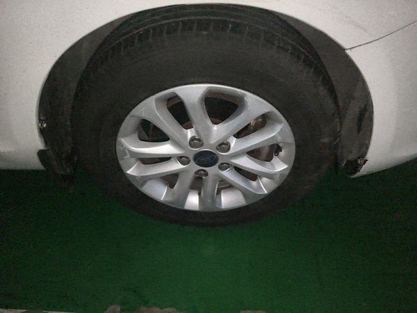Ford Focus 2013, 99200 км, за 2779 USD - фото 8