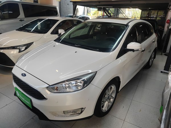 Ford Focus 2015 Hatchback EcoBoost 125 Automatic Supreme Style Edition