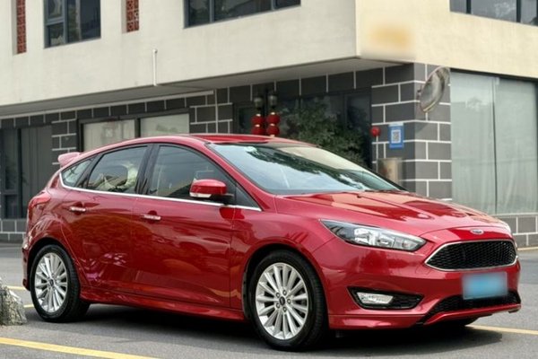 Ford Focus 2015, 11900 км, за 9424 USD - фото 7