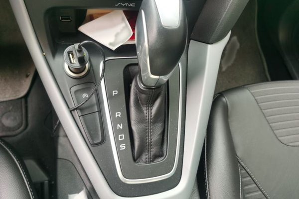 Ford Focus 2015, 11900 км, за 9424 USD - фото 13