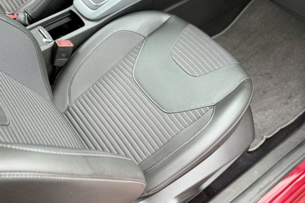 Ford Focus 2015, 11900 км, за 9424 USD - фото 18