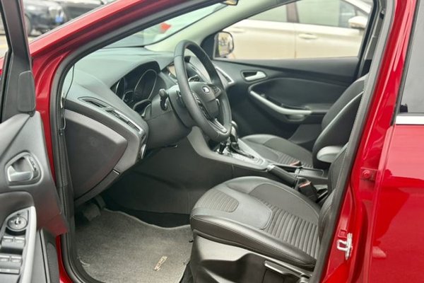 Ford Focus 2015, 11900 км, за 9424 USD - фото 21