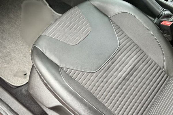 Ford Focus 2015, 11900 км, за 9424 USD - фото 22
