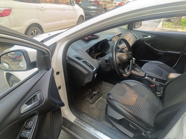 Ford Focus 2015, 101700 км, за 6654 USD - фото 13