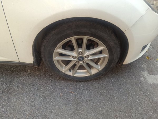 Ford Focus 2015, 101700 км, за 6654 USD