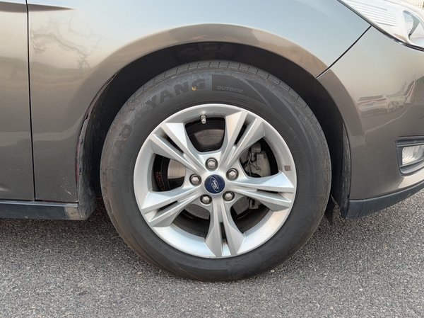 Ford Focus 2015, 107500 км, за 4671 USD