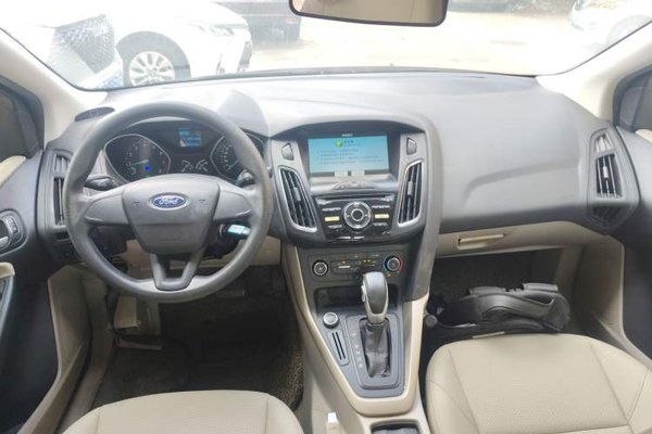 Ford Focus 2015, 104700 км, за 5525 USD - фото 12