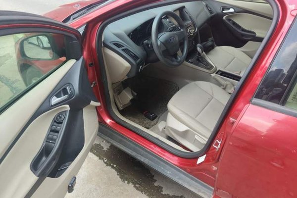 Ford Focus 2015, 104700 км, за 5525 USD - фото 18