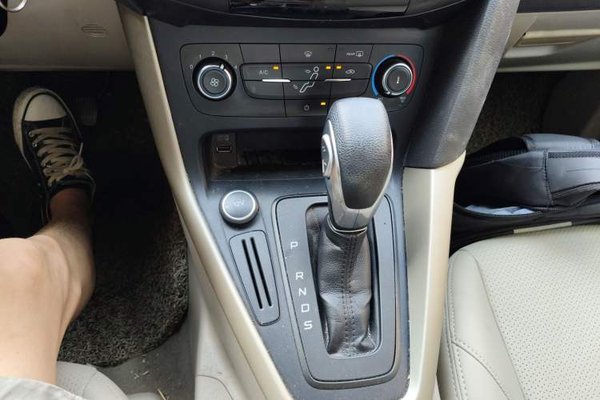 Ford Focus 2015, 104700 км, за 5525 USD - фото 16