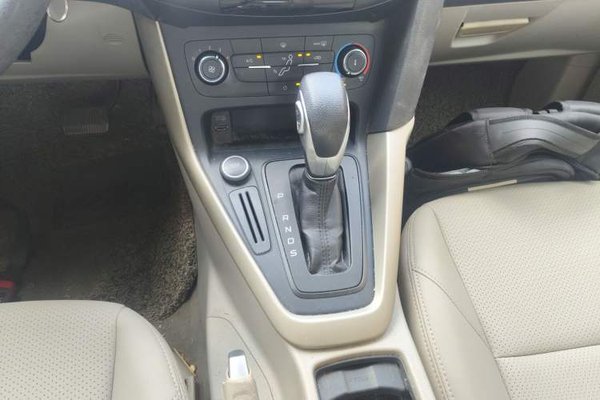 Ford Focus 2015, 104700 км, за 5525 USD - фото 20