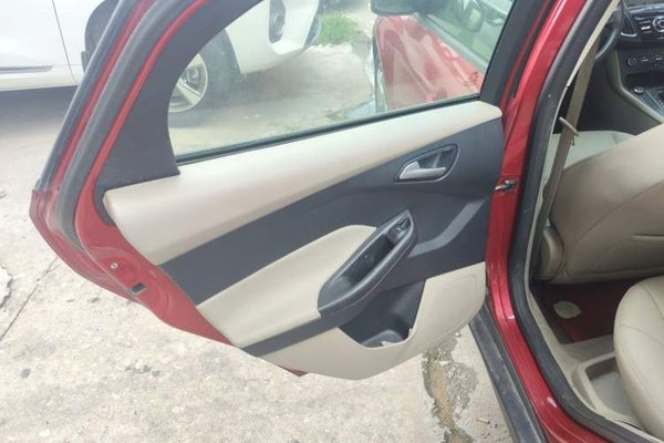 Ford Focus 2015, 104700 км, за 5525 USD - фото 27