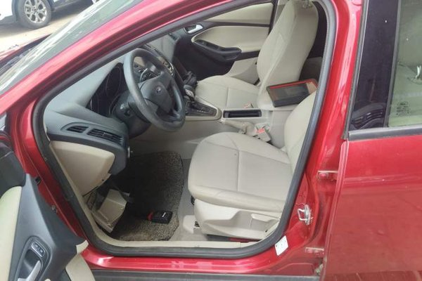 Ford Focus 2015, 104700 км, за 5525 USD - фото 17