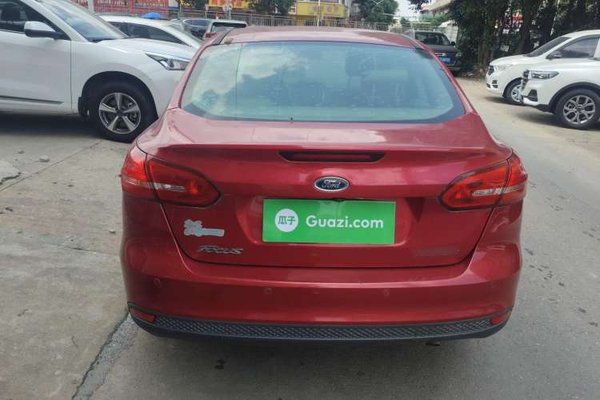 Ford Focus 2015, 104700 км, за 5525 USD