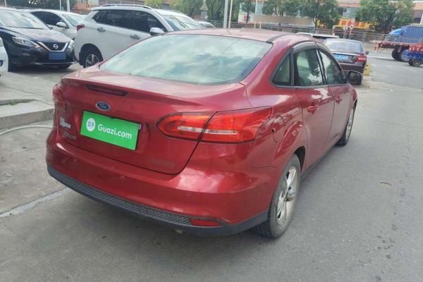 Ford Focus 2015, 104700 км, за 5525 USD