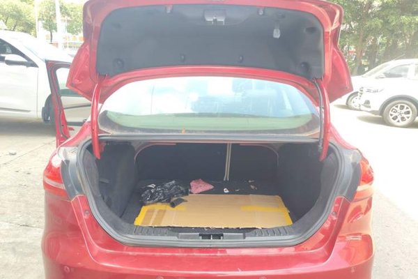 Ford Focus 2015, 104700 км, за 5525 USD - фото 21