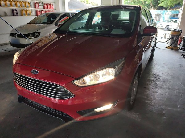Ford Focus 2015 Sedan 1.6L Automatic Comfort Model