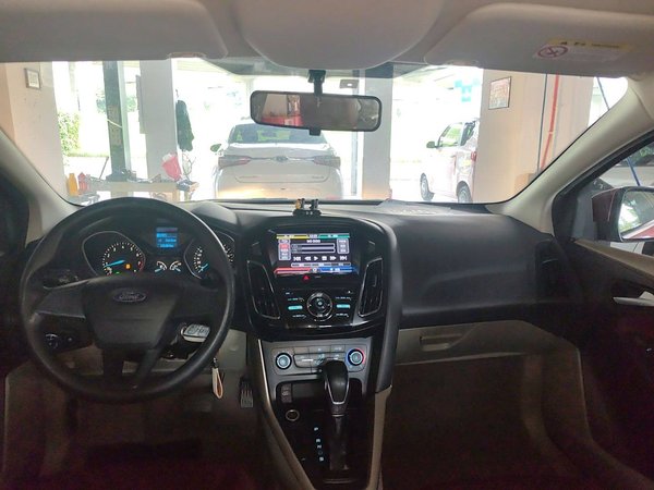 Ford Focus 2015, 126300 км, за 4708 USD - фото 11