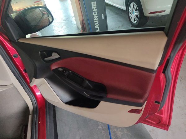 Ford Focus 2015, 126300 км, за 4708 USD - фото 14