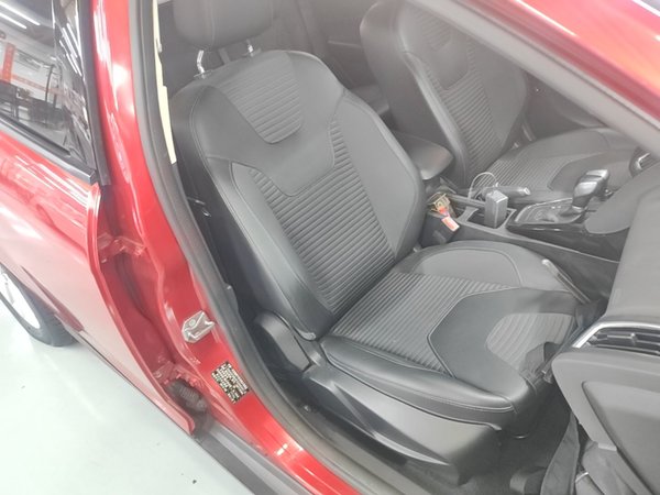 Ford Focus 2015, 97800 км, за 6545 USD - фото 23