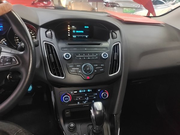 Ford Focus 2015, 97800 км, за 6545 USD - фото 16