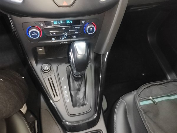 Ford Focus 2015, 97800 км, за 6545 USD - фото 17