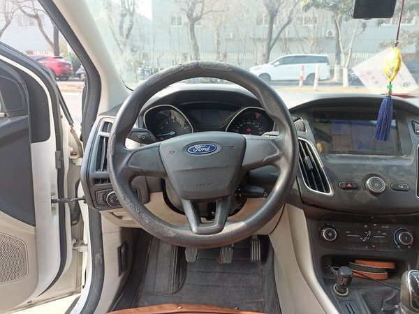 Ford Focus 2015, 123000 км, за 3402 USD - фото 11