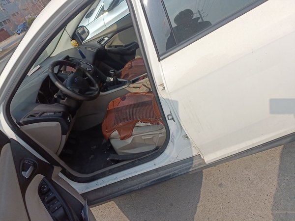 Ford Focus 2015, 123000 км, за 3402 USD - фото 16