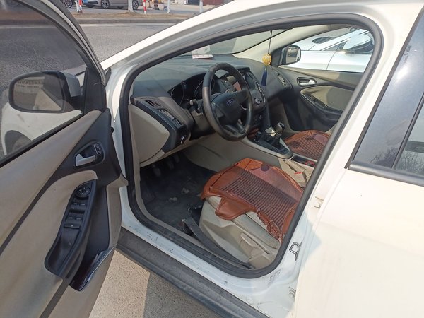 Ford Focus 2015, 123000 км, за 3402 USD - фото 17