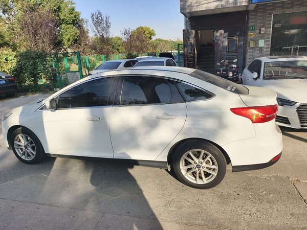 Ford Focus 2015, 133300 км, за 4812 USD - фото 6