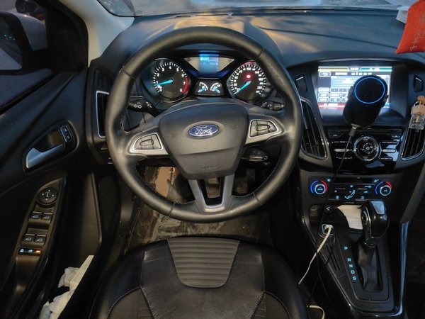 Ford Focus 2015, 153100 км, за 3412 USD - фото 11