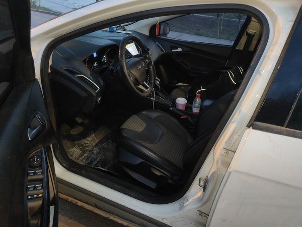 Ford Focus 2015, 153100 км, за 3412 USD - фото 17
