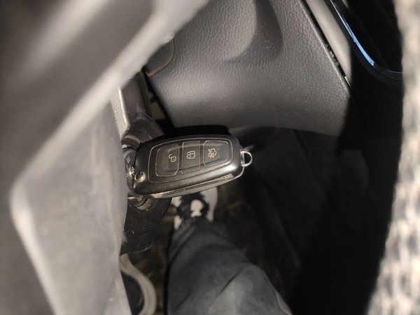 Ford Focus 2015, 153100 км, за 3412 USD - фото 9